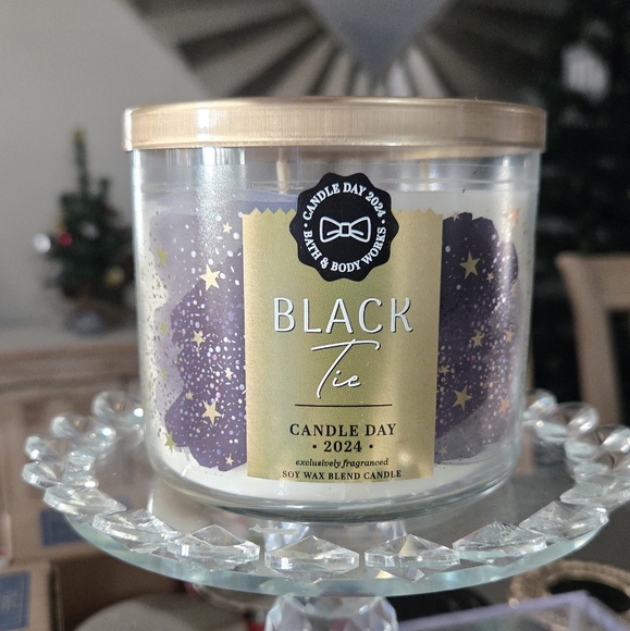 Black Tie Bath and Body Works Candle 🕯 - Picture 5 of 6
